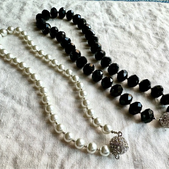 White House Black Market Elegant Black and White Pearl Necklace - Picture 2 of 5